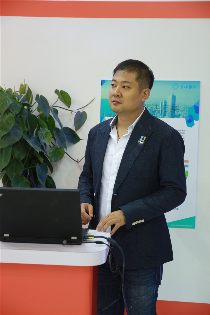 連續(xù)兩年，習(xí)近平總書記給數(shù)博會(huì)發(fā)來賀信，引發(fā)各界強(qiáng)烈反響