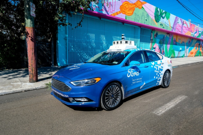 A Ford Fusion Hybrid.福特融合混合動(dòng)力車(chē)